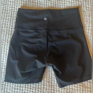 Lululemon Wunder Train High Rise Short - size 8 (6 inch inseam black)